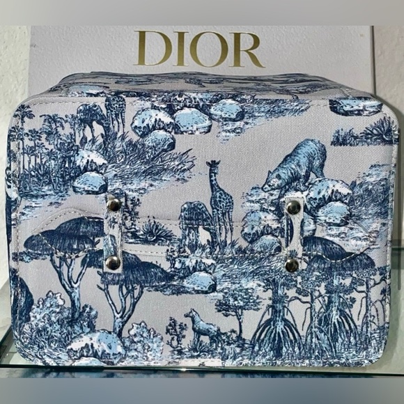 DIOR Around The World Mirrored Vanity Case - Picture 9 of 9